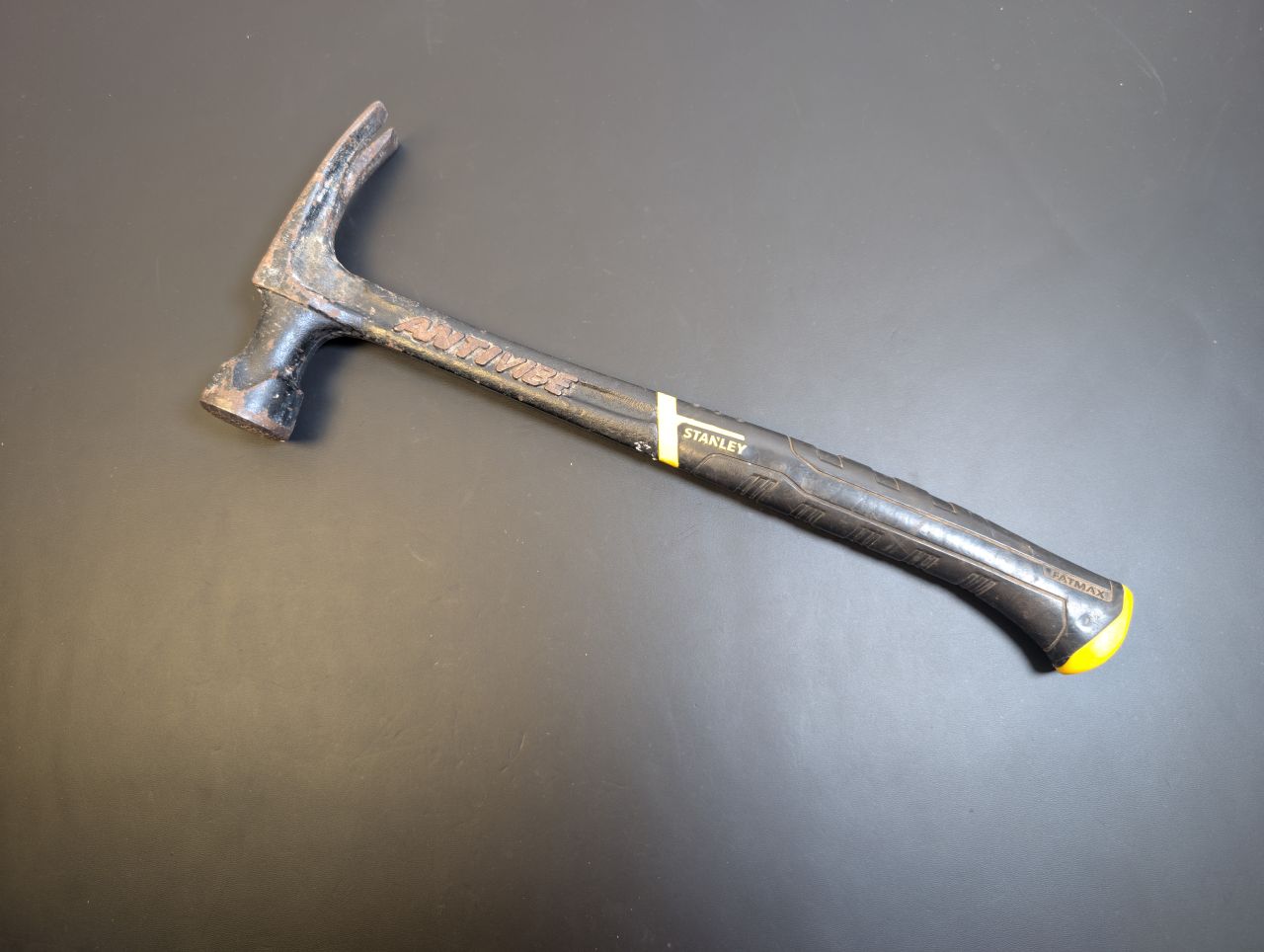 Stanley FatMax Antivibe 16-ounce claw hammer