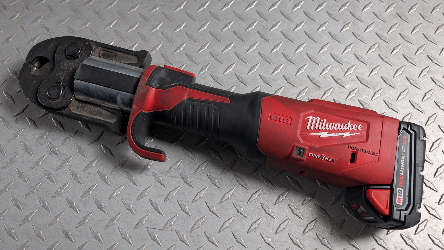 Milwaukee M18 FORCELOGIC press tool / crimper