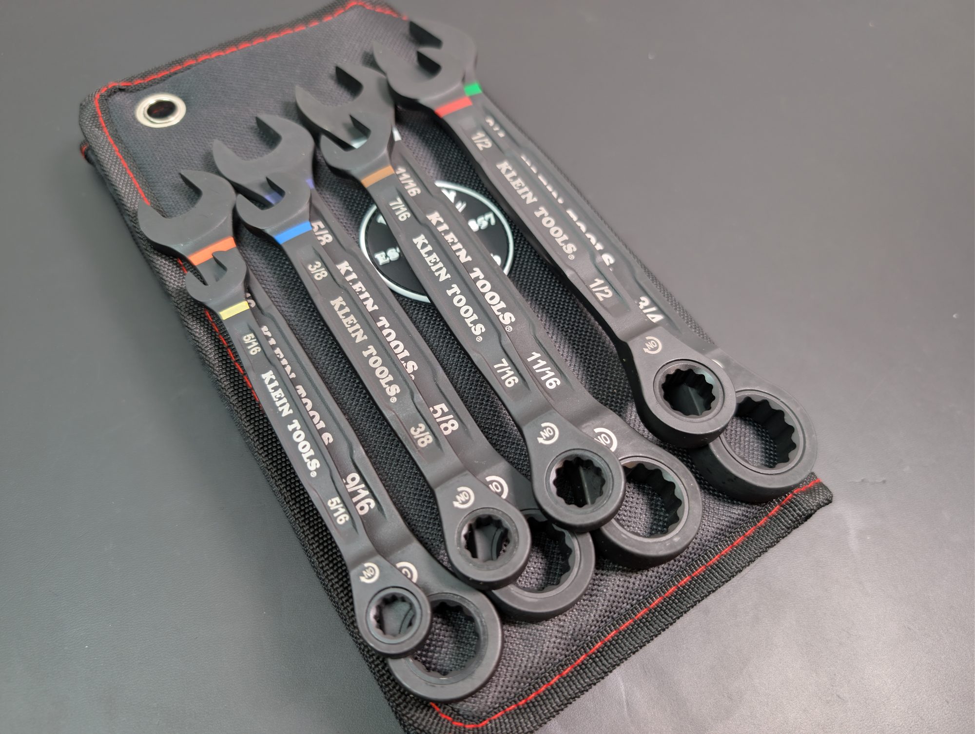 Klein Tools 69408G SAE ratcheting combo wrenches on the roll pouch